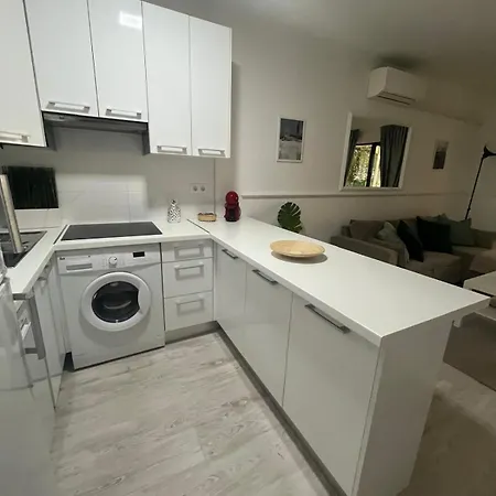 Super Y Amplio Apto Con Airco, Planta Baja En Mareverde * 아데제