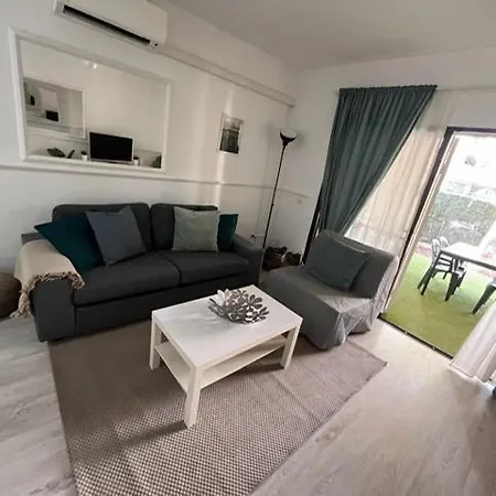 Super Y Amplio Apto Con Airco, Planta Baja En Mareverde 아파트 아데제