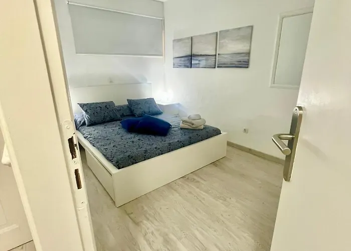 Súper Y Amplio Apto Con Airco, Planta Baja En Mareverde *